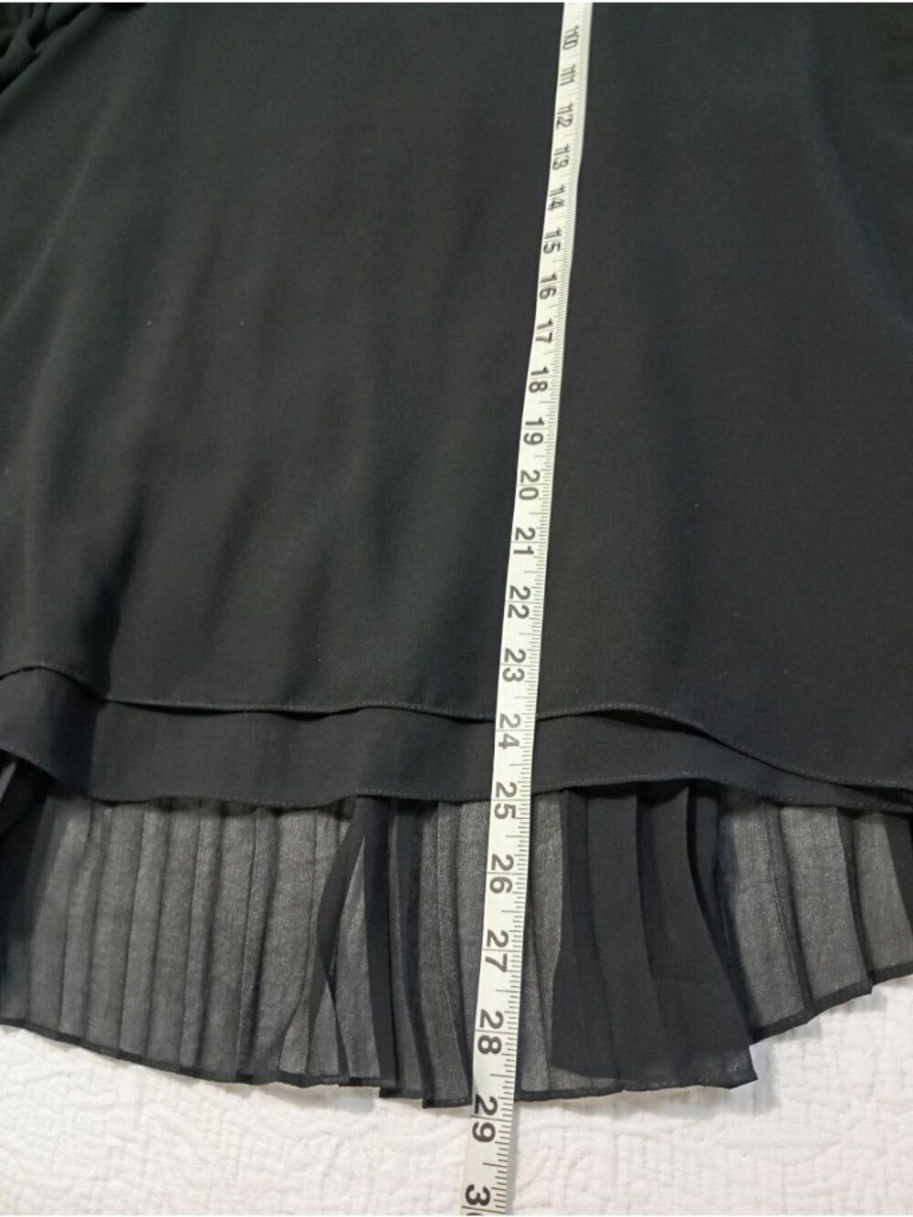 Carmen Marc Valvo Black Beaded Neckline Blouse Pleated Back Hem Womens Large - Picture 8 of 8